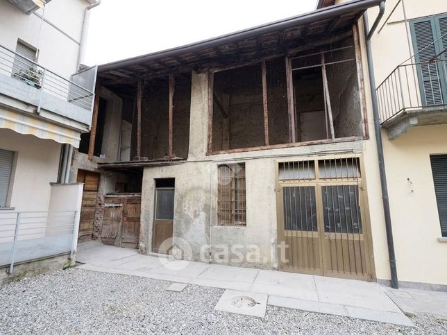 Rustico/casale in residenziale in Via Enrico Toti