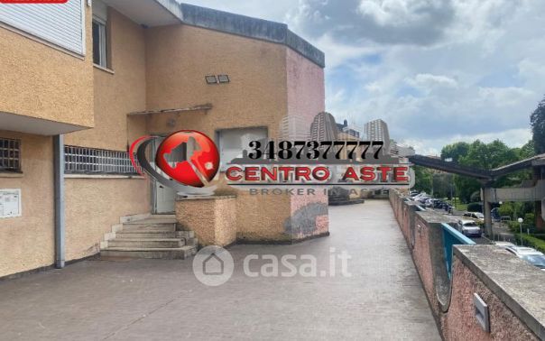 Ufficio in commerciale in Via Anton Giulio Bragaglia