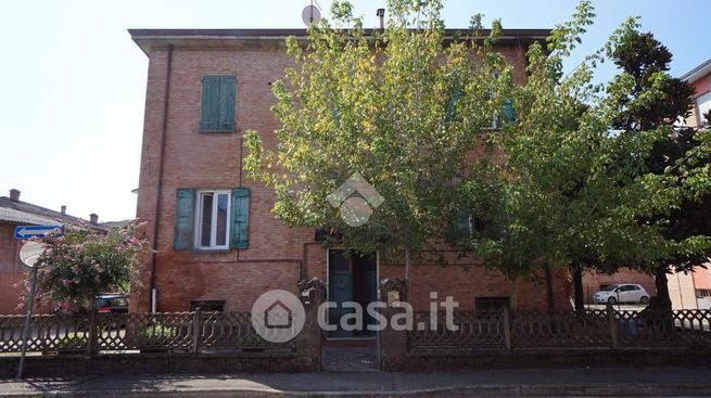 Villa in residenziale in Via XXV Aprile 2