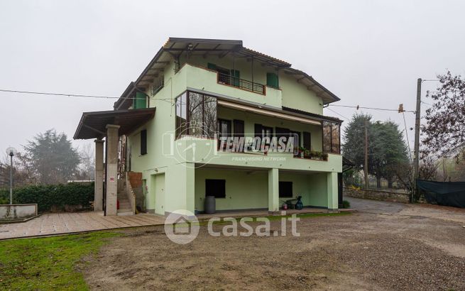Casa indipendente in residenziale in 