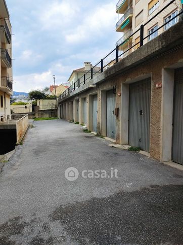 Box/posto auto in residenziale in Via T. Berninzoni 68