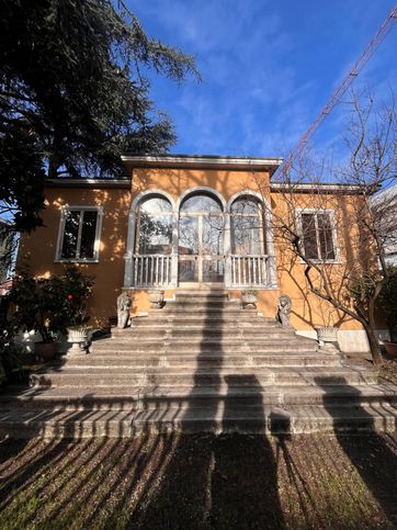 Casa indipendente in residenziale in Via Robecco 75