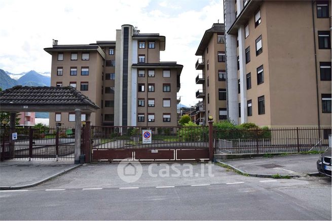 Box/posto auto in residenziale in Via Ravenna 17