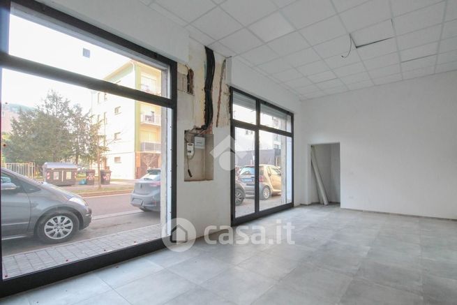 Ufficio in commerciale in Viale Piero Gobetti