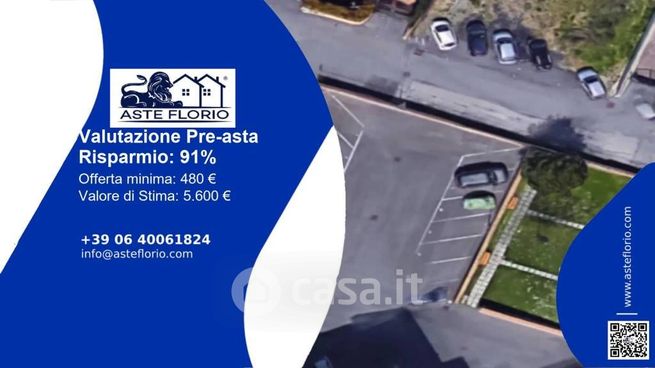Box/posto auto in residenziale in Via Francesco Borromini 15
