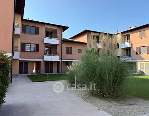 Box/posto auto in residenziale in Via Leonardo Da Vinci 30