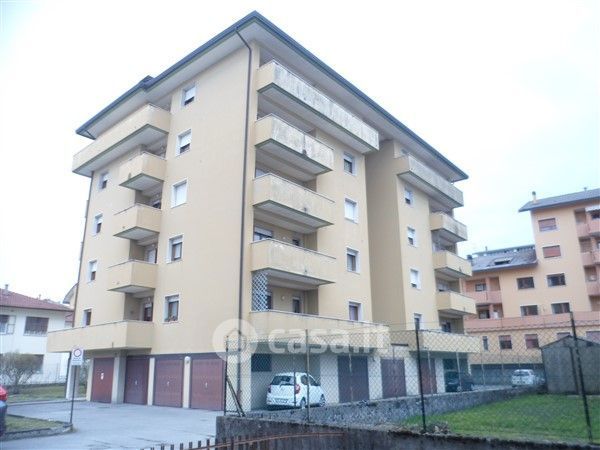 Appartamento in residenziale in Via L. Alpago Novello 11