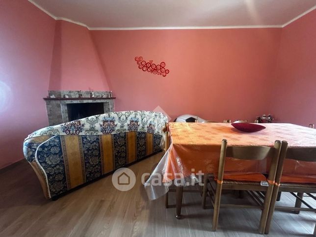 Casa indipendente in residenziale in 
