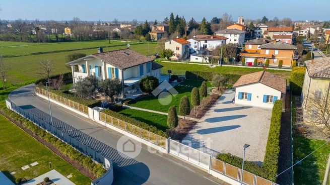 Villa in residenziale in Viottolo Fantelli 15