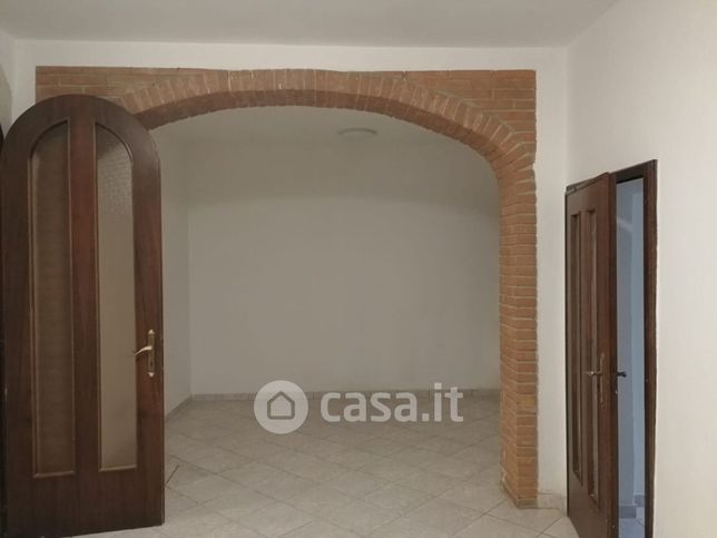 Casa bi/trifamiliare in residenziale in 