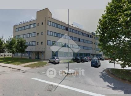 Ufficio in commerciale in Via Guido Rossa 3