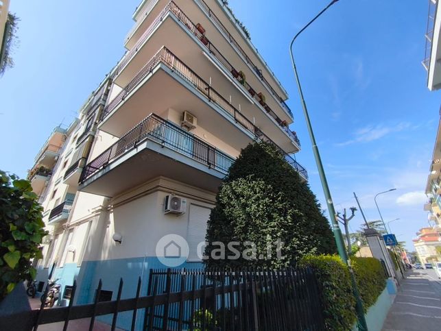 Appartamento in residenziale in Via Flotard de Lauzieres de Themines 8