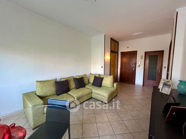 Appartamento in residenziale in Via Alessandro Manzoni 82