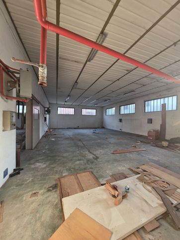 Capannone in commerciale in Via Costone di Mezzo