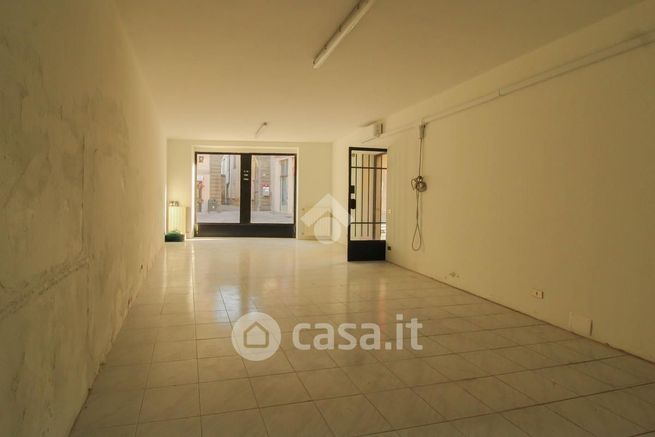 Ufficio in commerciale in Via Maresciallo Luigi Cadorna
