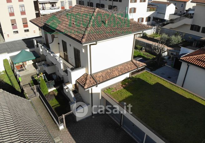 Casa bi/trifamiliare in residenziale in Via Giuseppe Verdi 5