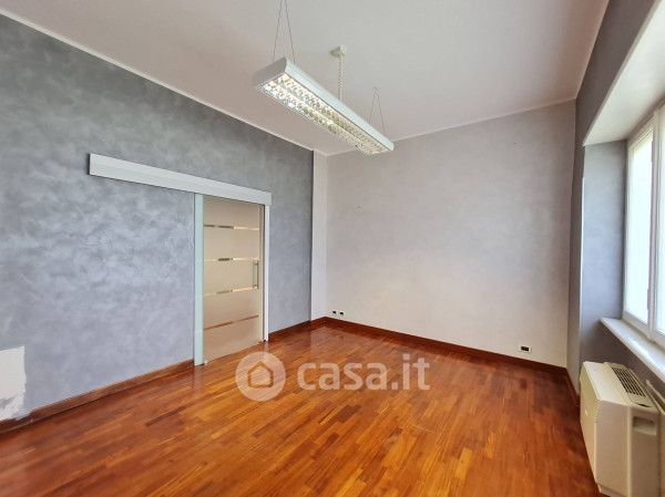 Ufficio in commerciale in Viale Umberto Tupini