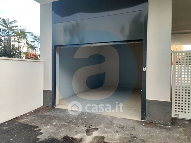 Box/posto auto in residenziale in Via delle Murge 48