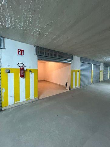Box/posto auto in residenziale in Via Giro degli Uliveti