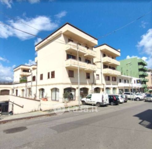 Ufficio in commerciale in Via Nazionale