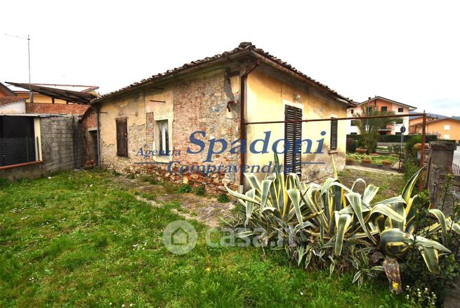 Casa indipendente in residenziale in 