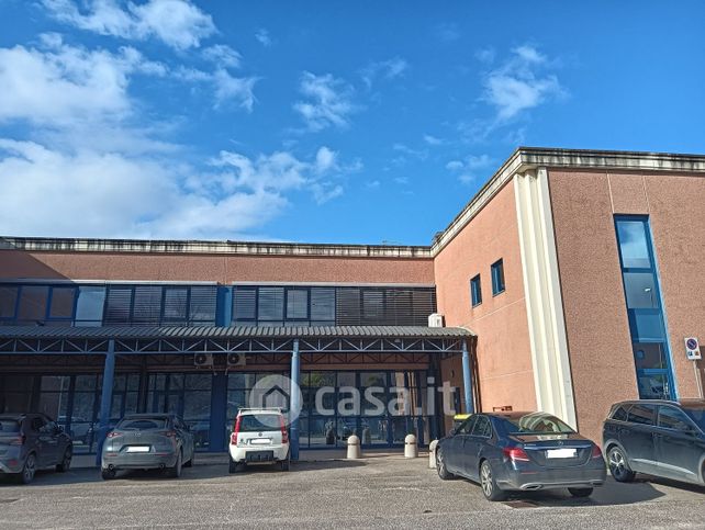 Ufficio in commerciale in Via delle Industrie 78