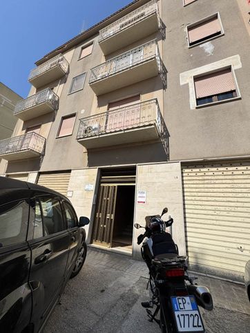 Box/posto auto in residenziale in Via Mascagni