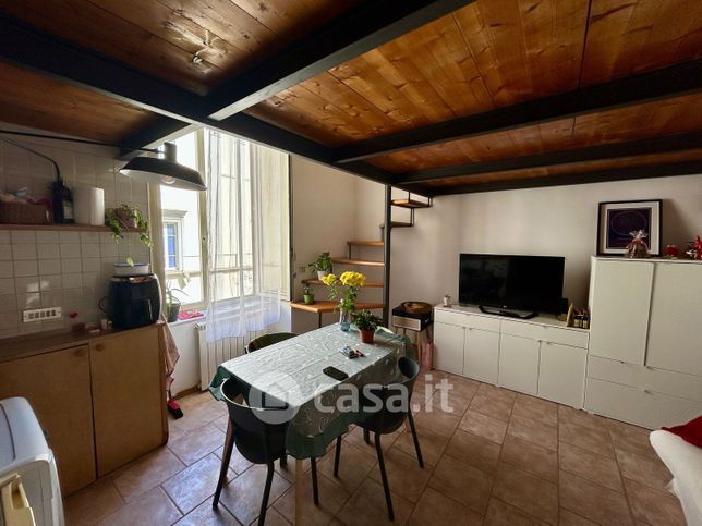 Appartamento in residenziale in Vico Donnaregina 5