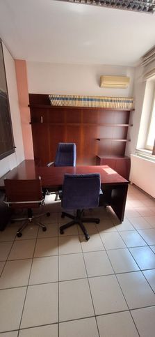 Ufficio in commerciale in Stradella Racchetta