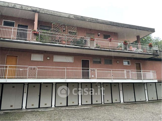 Appartamento in residenziale in Via del Lago