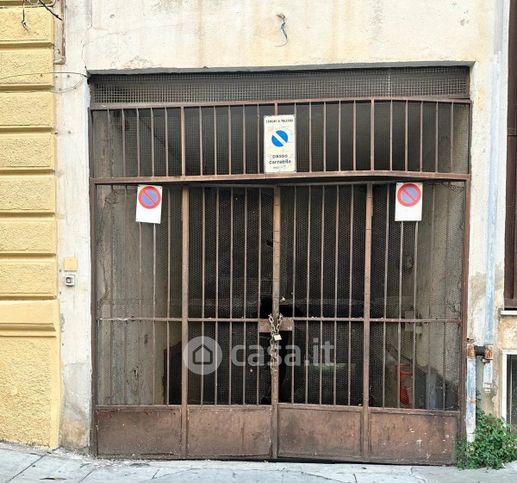 Capannone in commerciale in Via Giorgio Castriota 1
