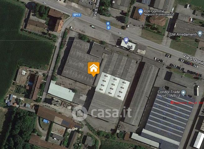 Capannone in commerciale in Via Kennedy 44