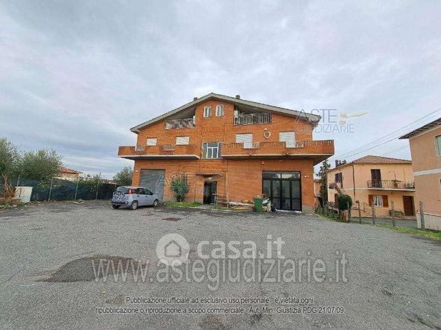 Villa in residenziale in Via del Casale di Santa Maria 61