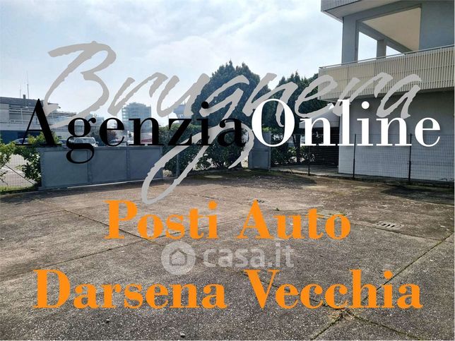 Box/posto auto in residenziale in Viale Italia 56