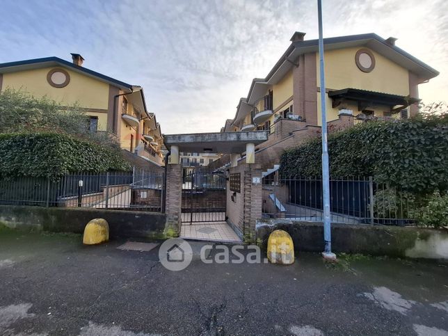 Box/posto auto in residenziale in Via Unione Europea 2