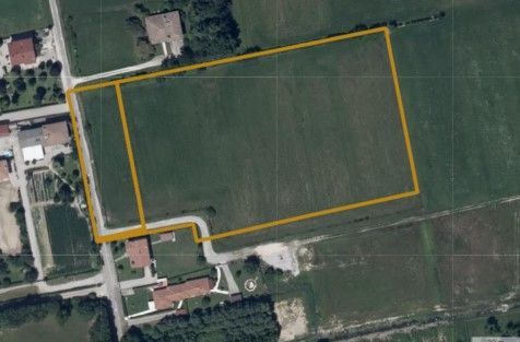 Terreno agricolo in commerciale in Via Fornace