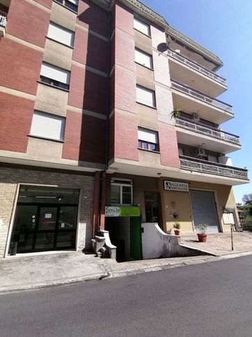 Ufficio in commerciale in Via Giovanni Giminiani