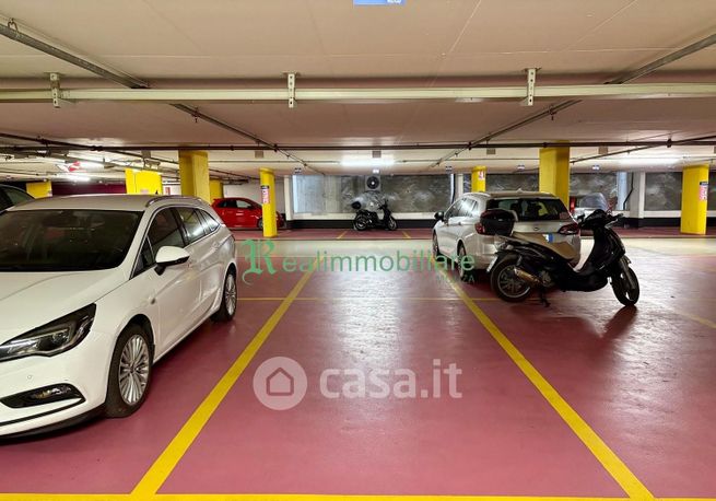 Box/posto auto in residenziale in Piazza Trento e Trieste