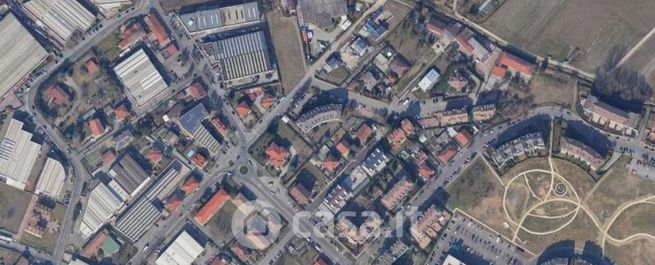 Box/posto auto in residenziale in Via Ronchi