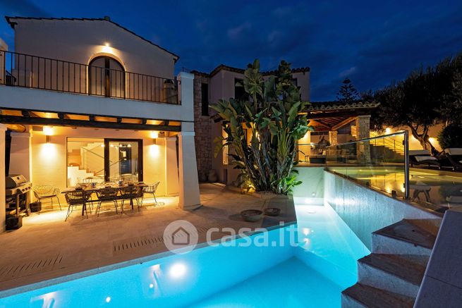 Villa in residenziale in Via Ferraria