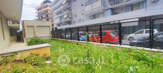 Appartamento in residenziale in Via Natale Mondo 9