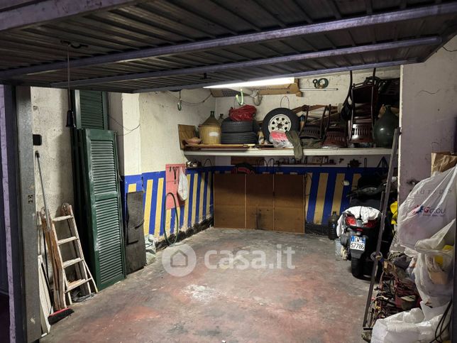 Garage/posto auto in residenziale in Via Carlo Caneva 8