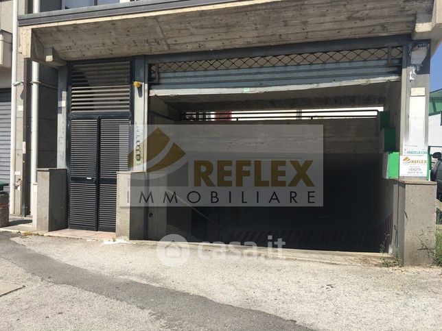 Box/posto auto in residenziale in Via Angelo Mastroberardino