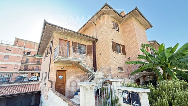 Appartamento in residenziale in Via Cesare Pavese