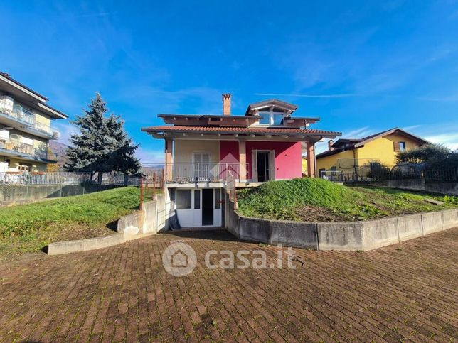 Villa in residenziale in Via Valle Sacra 19