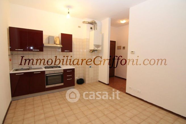 Appartamento in residenziale in Via Emilia Levante 50