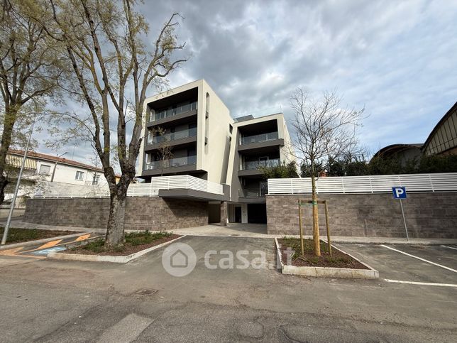 Appartamento in residenziale in Via Vandelli 56