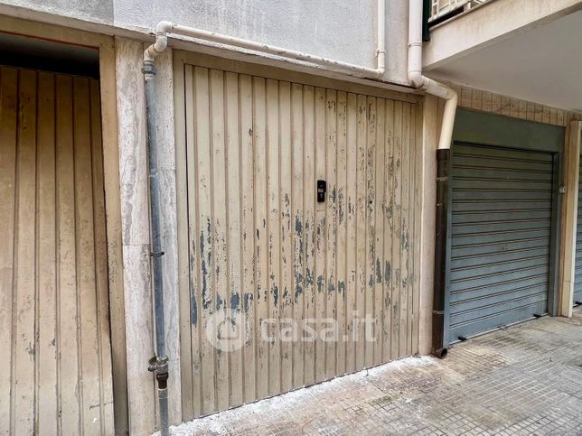 Box/posto auto in residenziale in Viale Tica