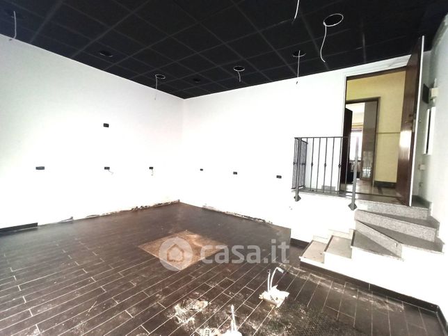 Attivitã /licenza (con o senza mura) in commerciale in Via Barletta 35