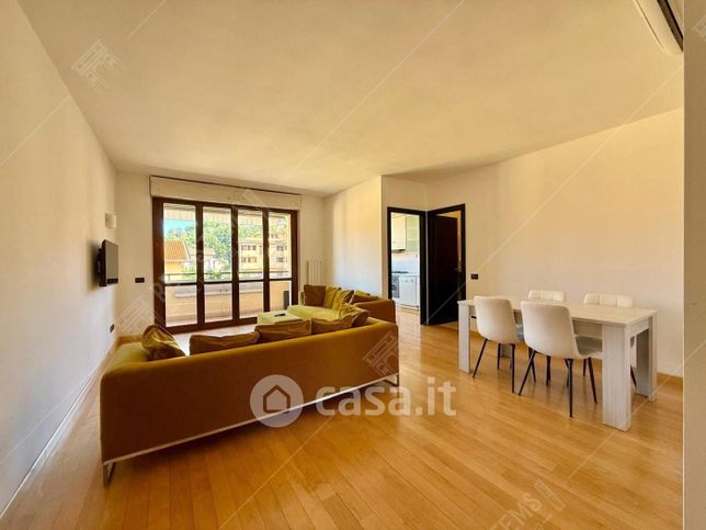 Appartamento in residenziale in Via Ugo Merlini 7